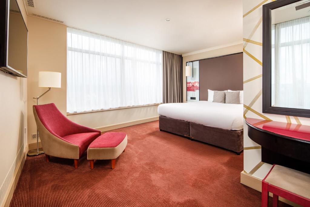 Mercure Cardiff Holland House Hotel & Spa - 