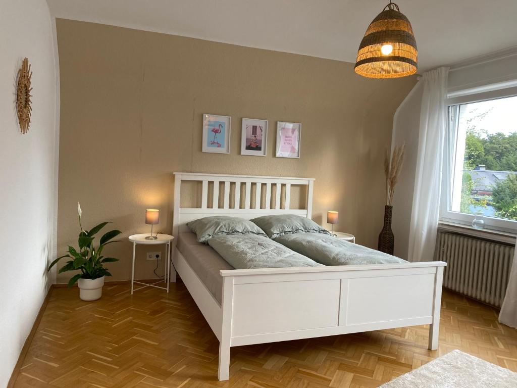 Un pat sau paturi într-o cameră la Großzügiger Komfort direkt am Waldrand