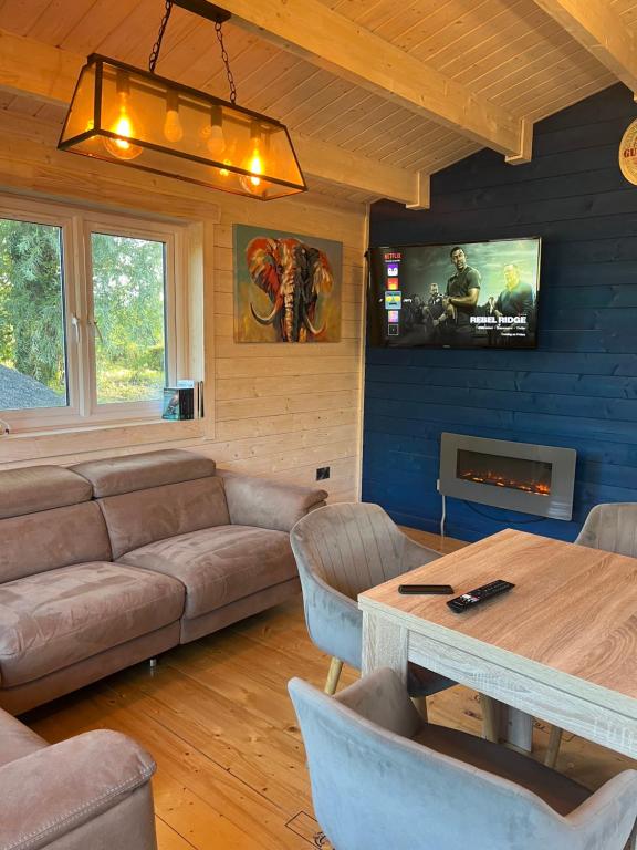 TV a/nebo společenská místnost v ubytování West Wicklow 5 person Cabin