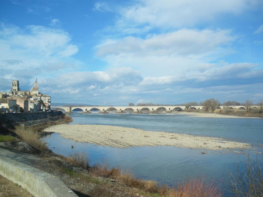 Gallery image of Hotel Du Commerce in Pont-Saint-Esprit