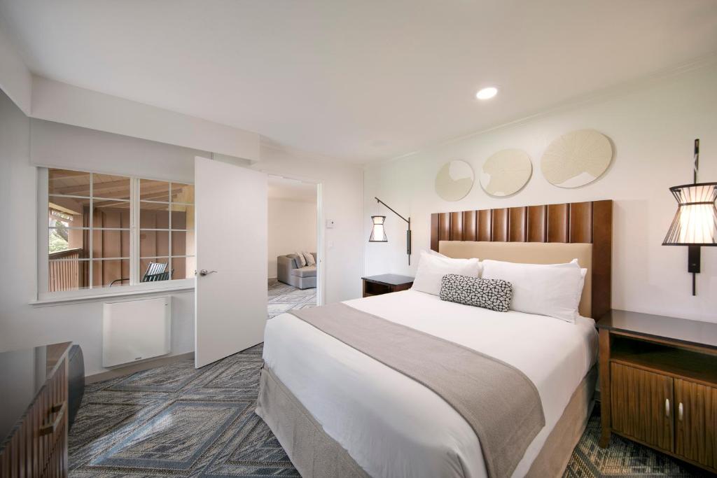 Half Moon Bay Lodge photo