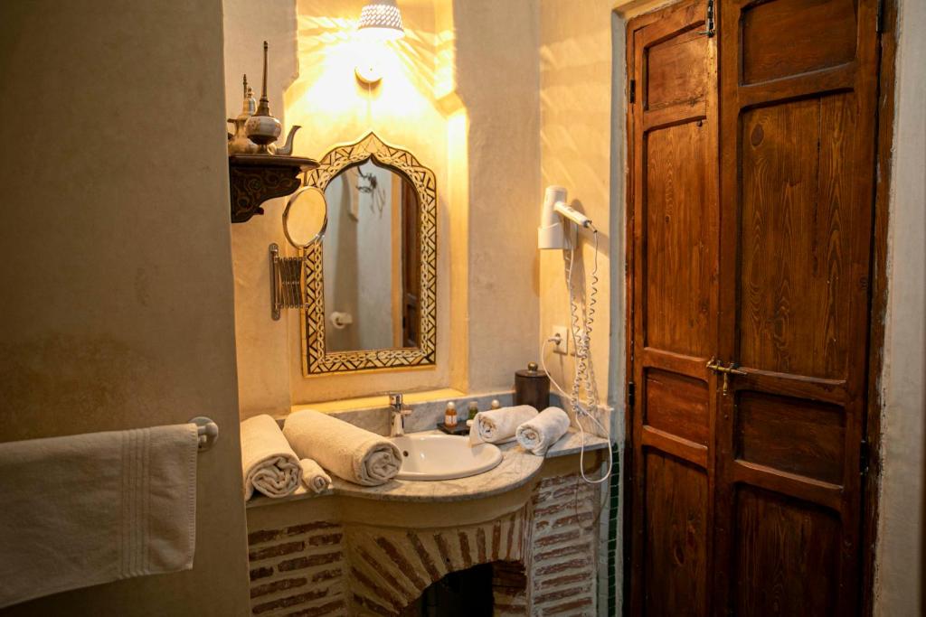 Koupelna v ubytování Riad Bab Chems