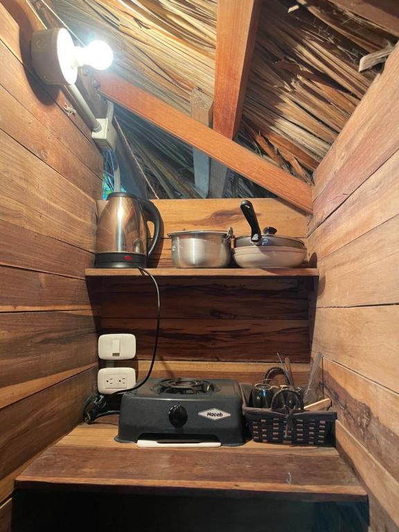 Kuchyň nebo kuchyňský kout v ubytování Coco Lodge & Surf, vista al mar