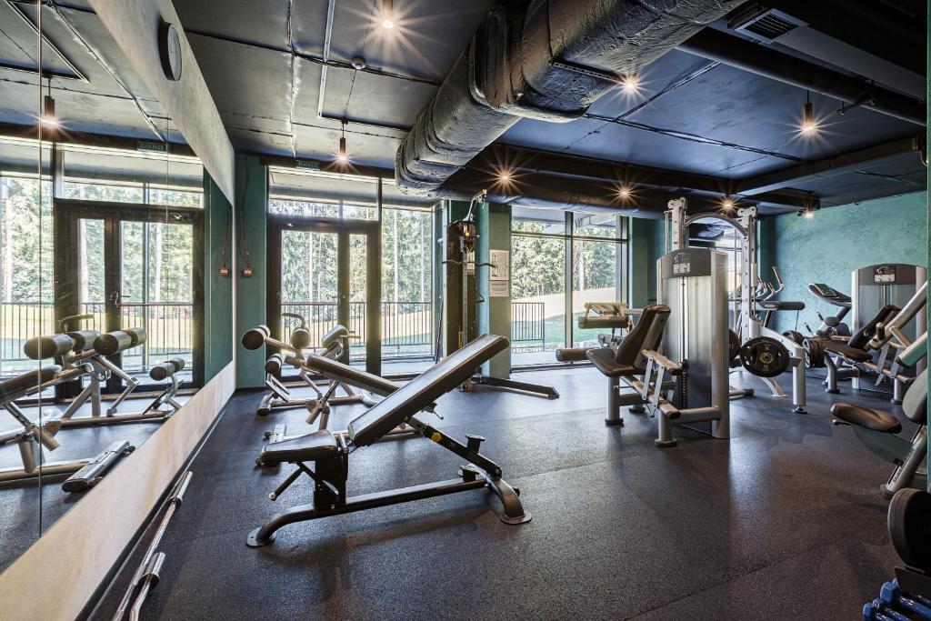 Fitness centrum a/nebo fitness zařízení v ubytování HVOYA Apart-Hotel & SPA