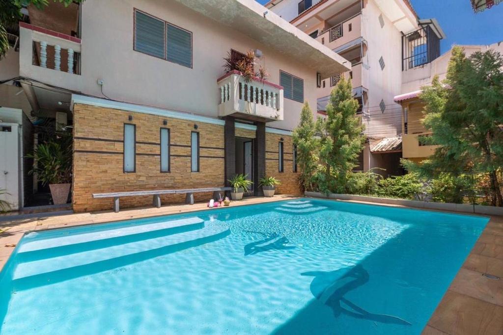 Centre Point Nanai - Resim 1