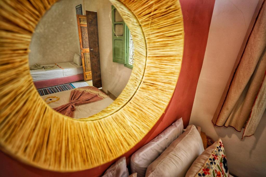 Postel nebo postele na pokoji v ubytování Riad Safran Rouge