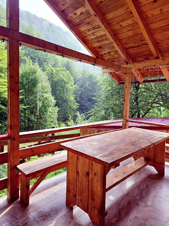 Fotografie z fotogalerie ubytování Casa Rustic v destinaci Voineşiţa