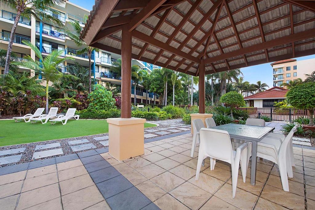 Zahrada ubytování Alex Beachfront Apartment