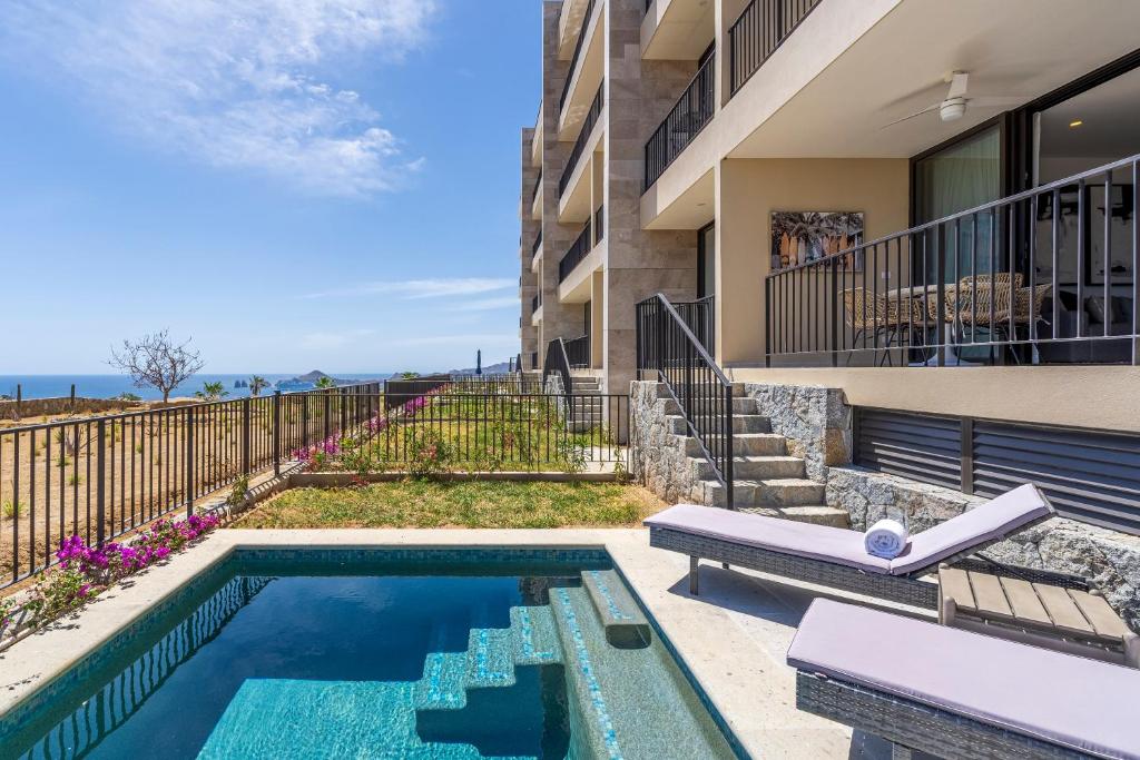 Πισίνα στο ή κοντά στο Private and heated POOL with ARCH VIEW new condo!