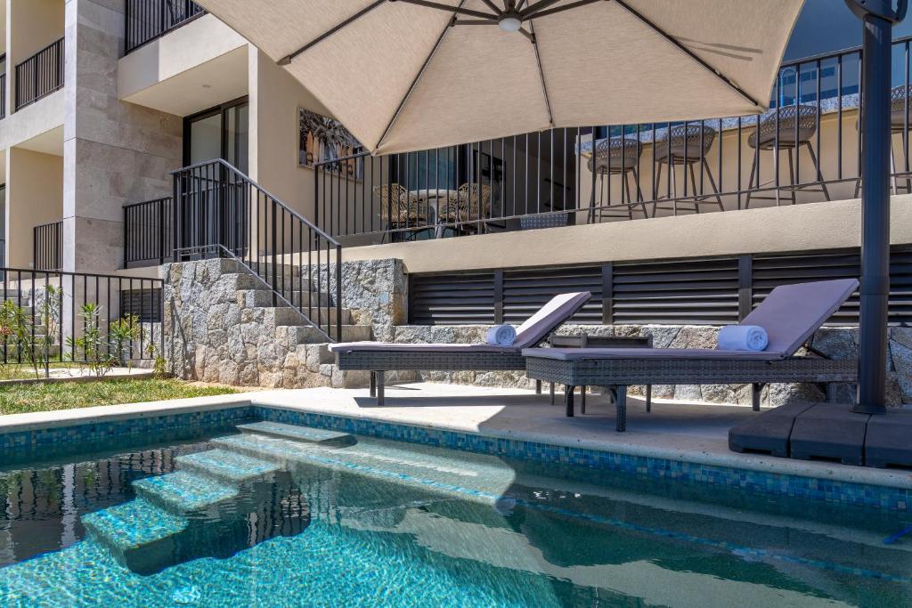 Πισίνα στο ή κοντά στο Private and heated POOL with ARCH VIEW new condo!