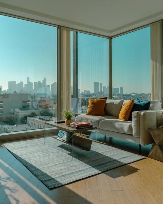 Foto dalla galleria di High Rise 2 Bedroom Apartment with free parking a Los Angeles