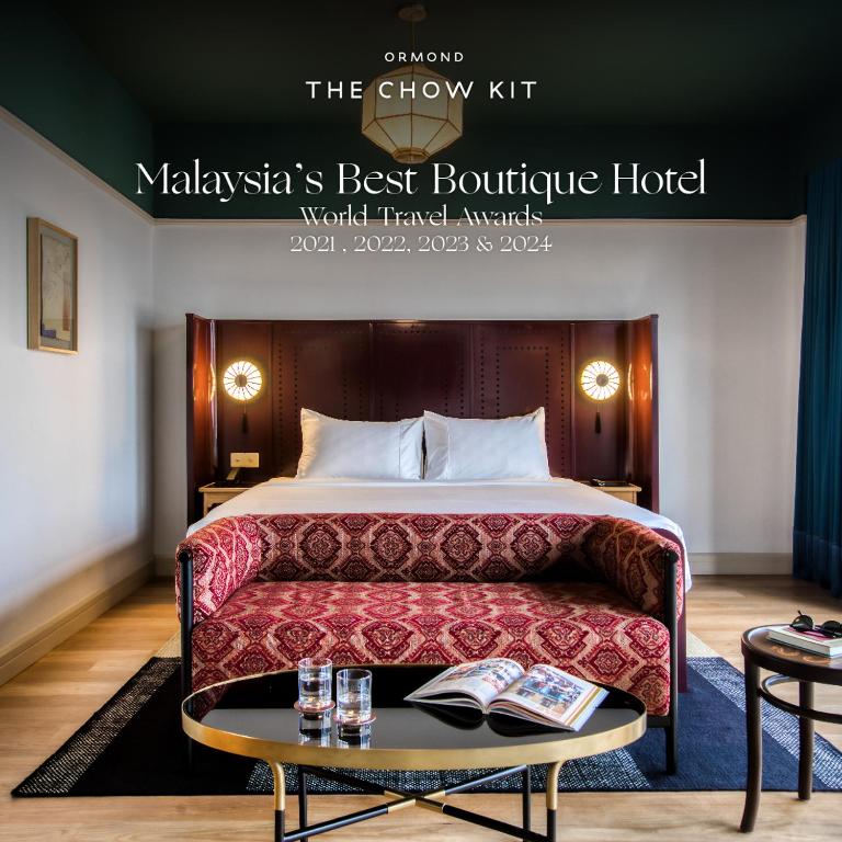 Postel nebo postele na pokoji v ubytování The Chow Kit - an Ormond Hotel