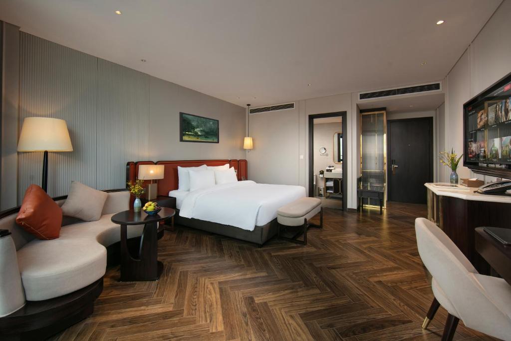 Le Premier Suite with Balcony