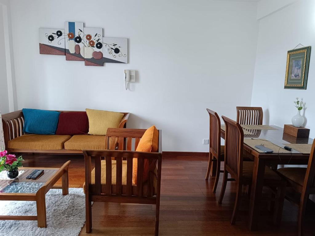 Posezení v ubytování Nuwara eliya Luxury Apartment