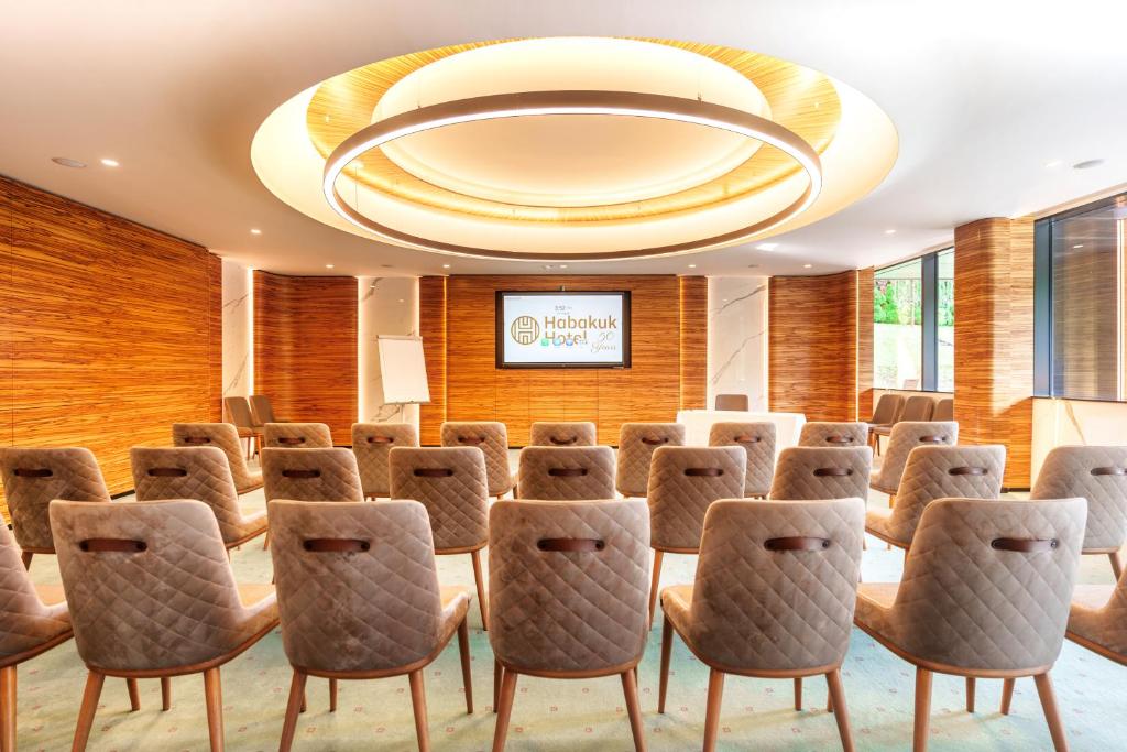 Istumisnurk majutusasutuses HABAKUK Wellness & Event Hotel