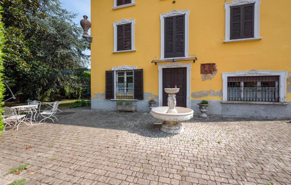 Nice Apartment In Nembro With Wifi