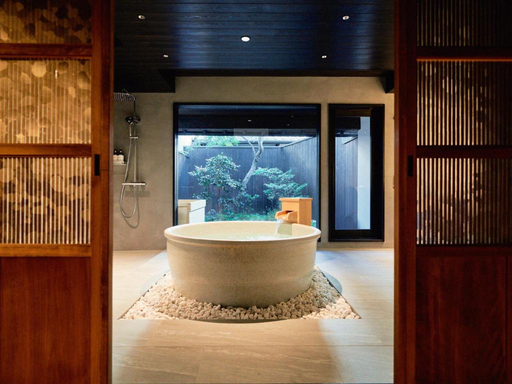 Kyoto Machiya Kamogawa Gardens - Japanischer Stil 3-Schlafzimmer-Doppelstockhaus Mit Privatem Freiluftbad - Typ A (YUKIMI)