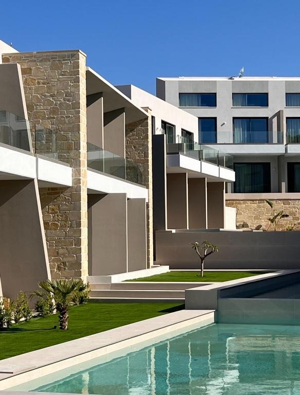 Bazén v ubytování Phos Hotel Adults Only nebo v jeho okolí
