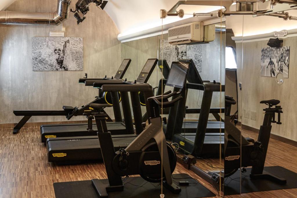 The fitness centre and/or fitness facilities at 47 Boutique Hotel