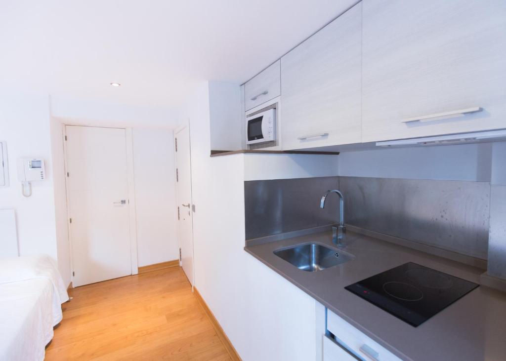 A kitchen or kitchenette at Casa Feria 60