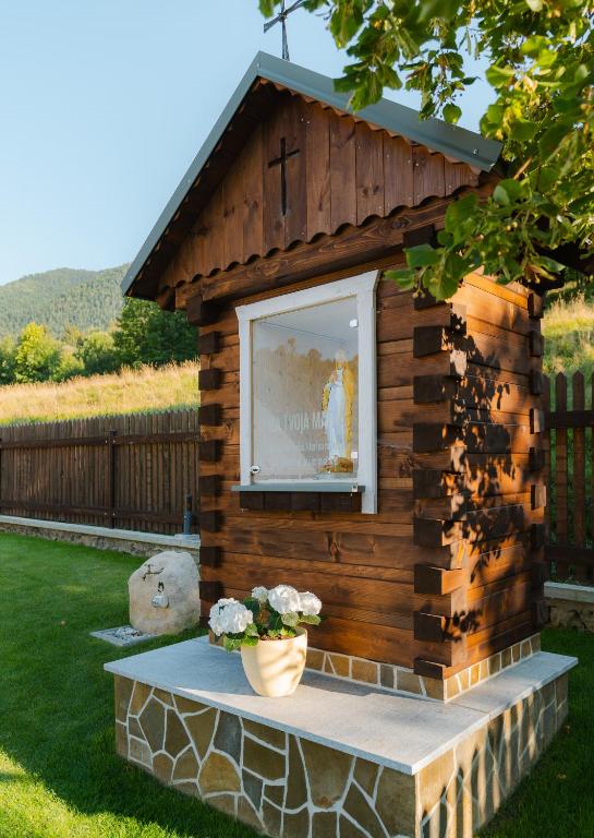Nespecifikovaný výhled na hory nebo výhled na hory při pohledu z apartmánu