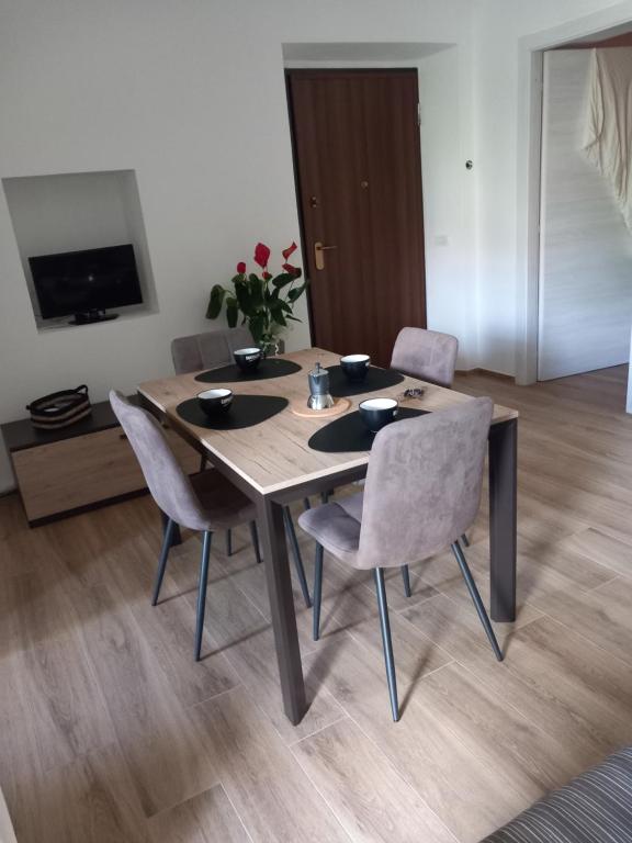 TV a/nebo společenská místnost v ubytování Luxury Garden Flat