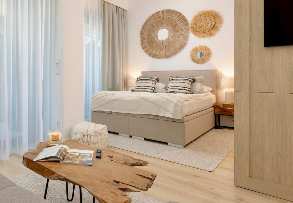 Postel nebo postele na pokoji v ubytování Shelter Luxury Apartament