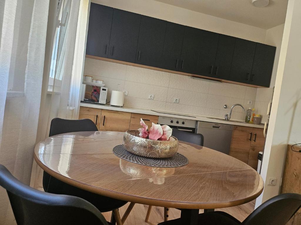 Kuchyňa alebo kuchynka v ubytovaní Apartman "Stay In" Osijek