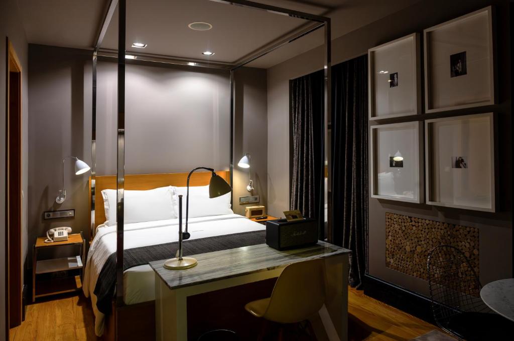 Browns Downtown Hotel - Resim 39