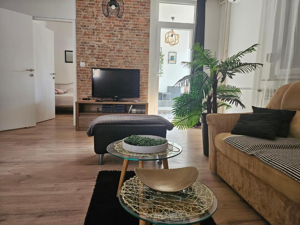 Televízia a/alebo spoločenská miestnosť v ubytovaní Apartman "Stay In" Osijek