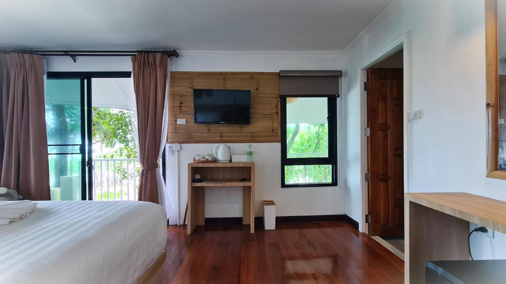 Moonlight Bay Resort - 13