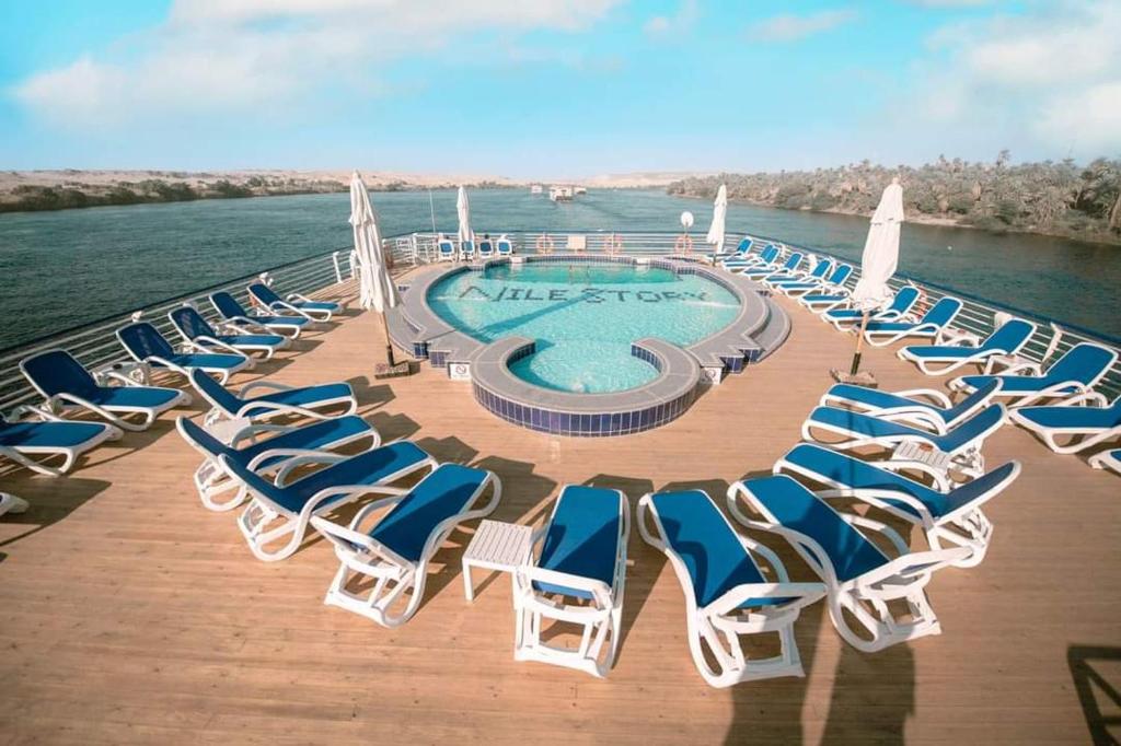 Bazén v ubytování M/S Nephtis Nile Cruise nebo v jeho okolí