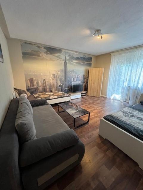 Ruang duduk di Sunset Monteur Apartment