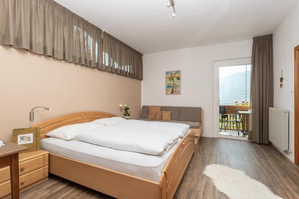 Postel nebo postele na pokoji v ubytování Sonnenhof- Urlaub auf den Bauernhof