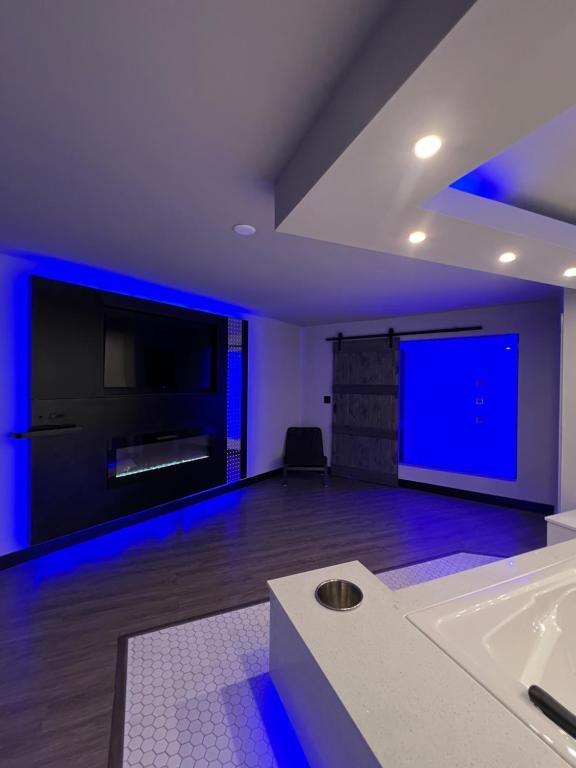 Imperial Suites, Adults Only photo