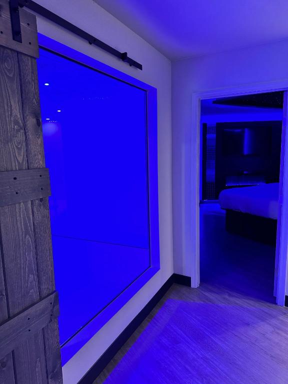 Imperial Suites, Adults Only photo