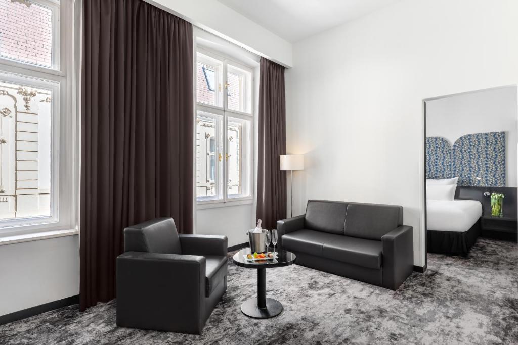 Hotel Nemzeti Budapest - MGallery - Junior Suite With One King Bed And Sofa