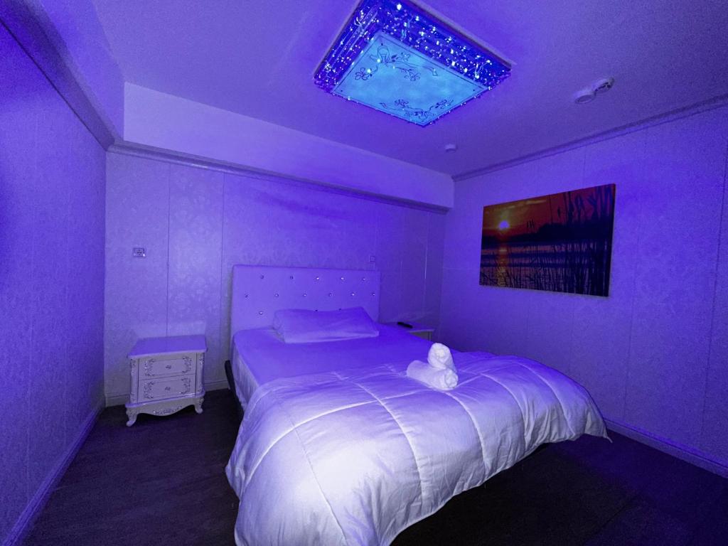 Postel nebo postele na pokoji v ubytování HOTEL AVIACIOn