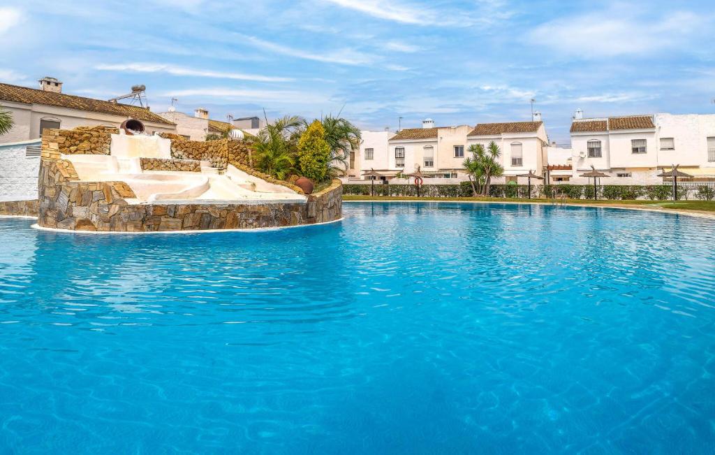 Πισίνα στο ή κοντά στο Cozy Home In Chiclana De La Frontera