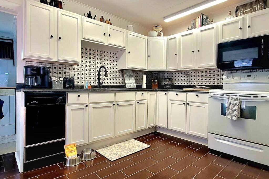 Apple Hill Bungalow, Family and PET Friendly! photo