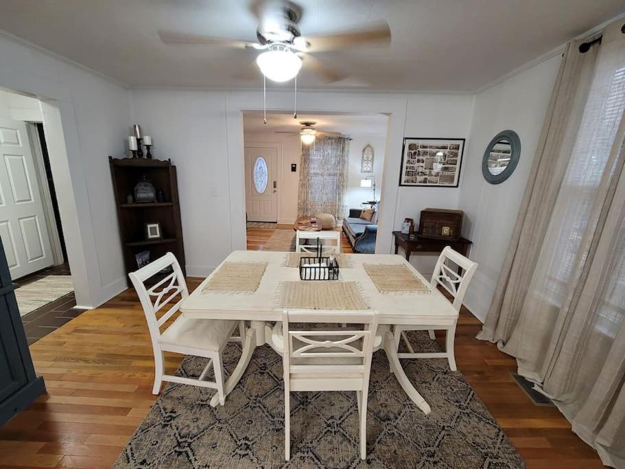 Apple Hill Bungalow, Family and PET Friendly! photo