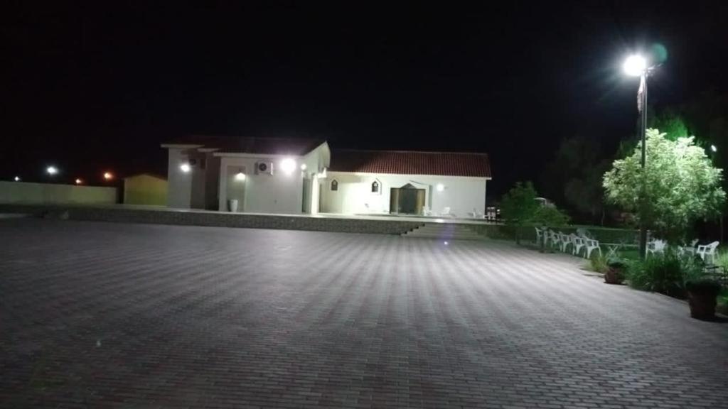 Budova, kde se farma nachází