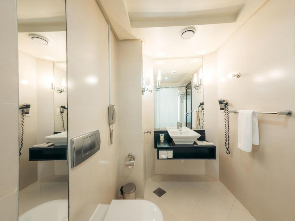 Kingsgate Hotel by Millennium - Resim 13