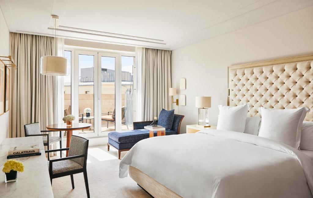 Four Seasons Hotel Madrid - Resim 21