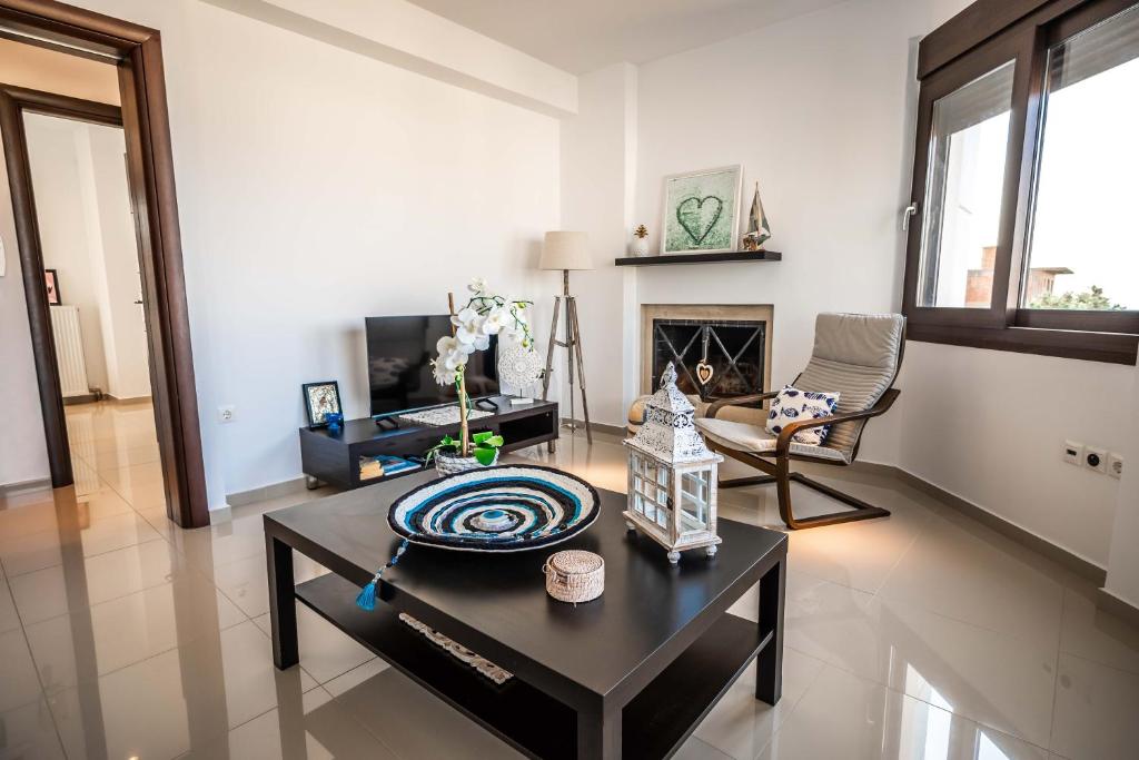 TV a/nebo společenská místnost v ubytování Magical Seaside Town Boutique Apts 2
