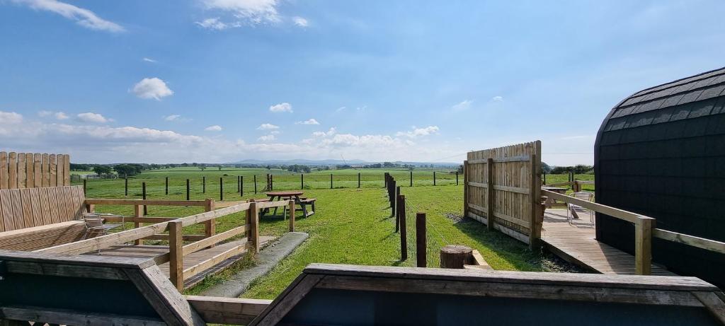 Večerní zábavní program pro hosty v ubytování Unit 2 - Carrock View Camping Pod