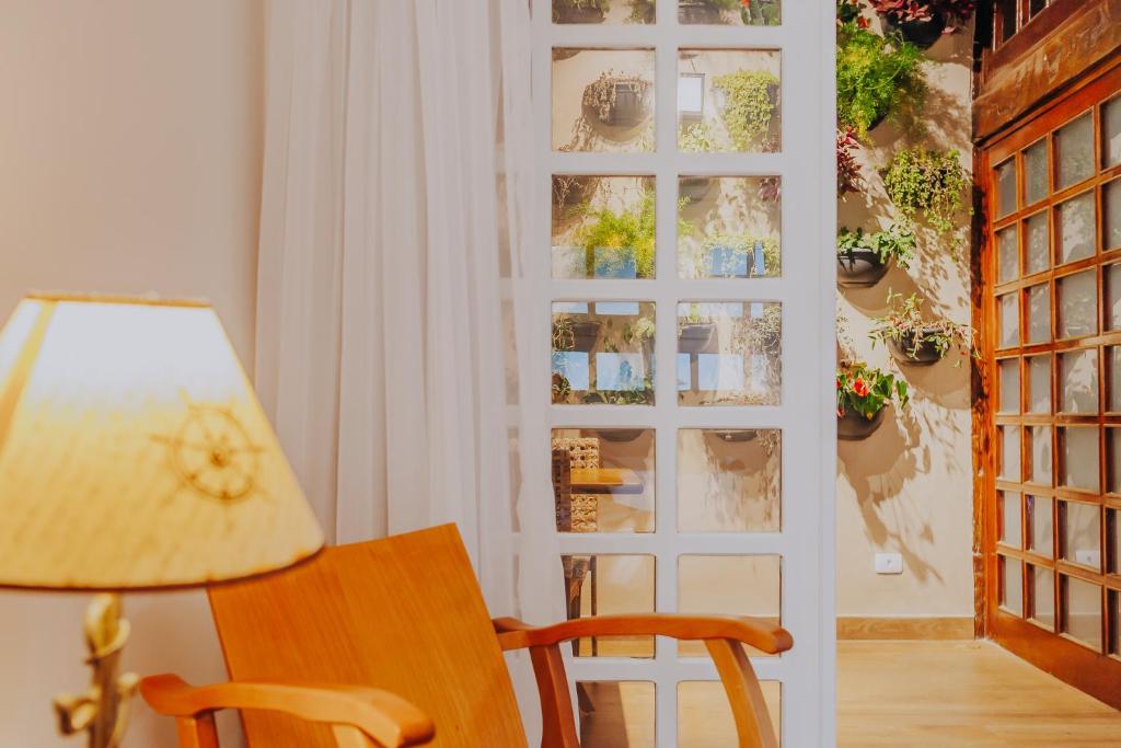 Uma área de estar em Chez Louise et Louis Pé na Areia