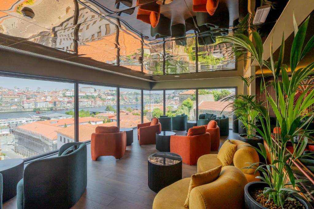 Uma área de estar em Hilton Porto Gaia