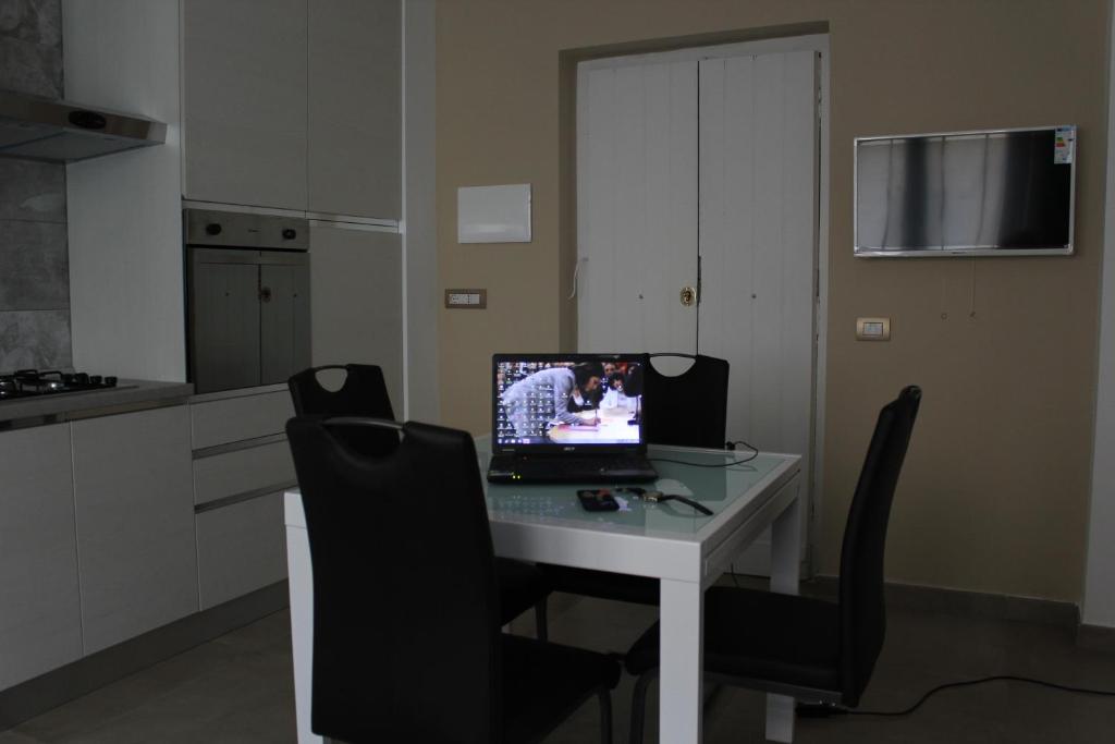 TV a/nebo společenská místnost v ubytování B&B 80056 Ercolano