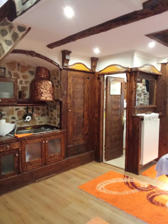 Kuchyň nebo kuchyňský kout v ubytování Irini's studios